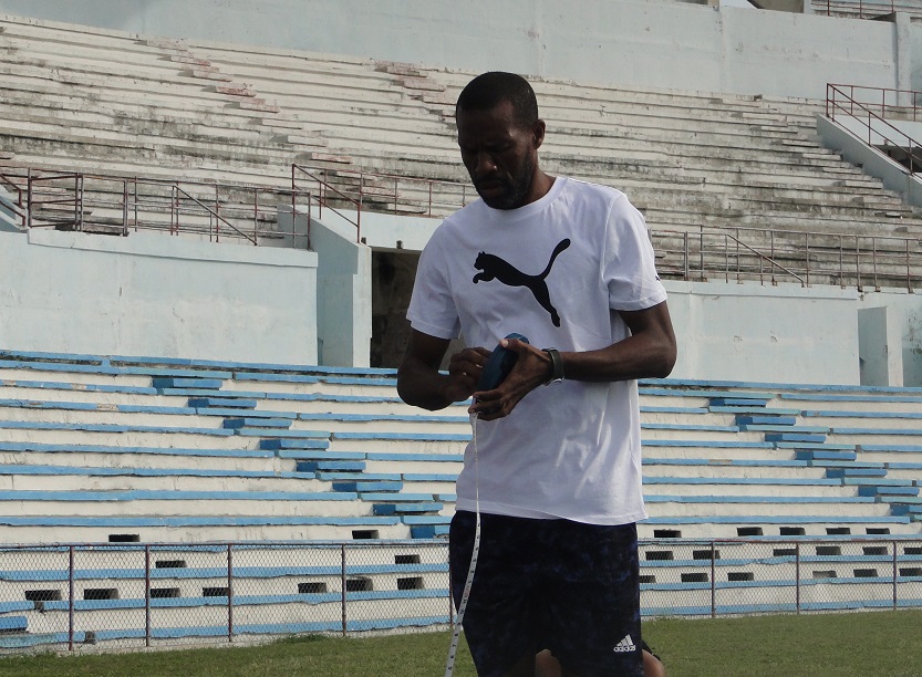 Adonis Matos, entrenador de atletismo